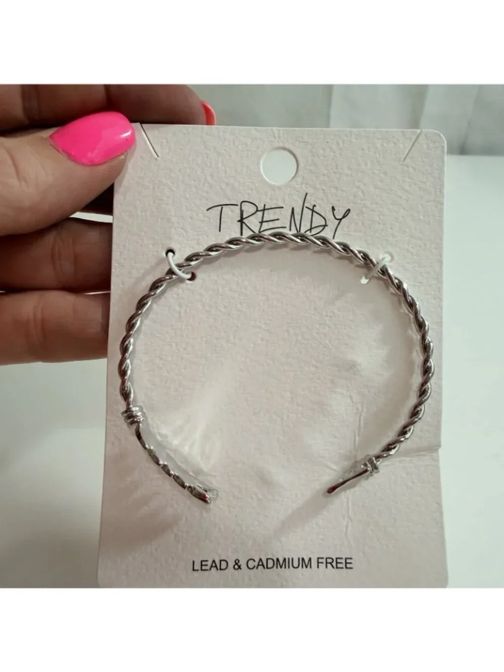Trendy Silver Tone Arrow Cuff Feather Bracelet
